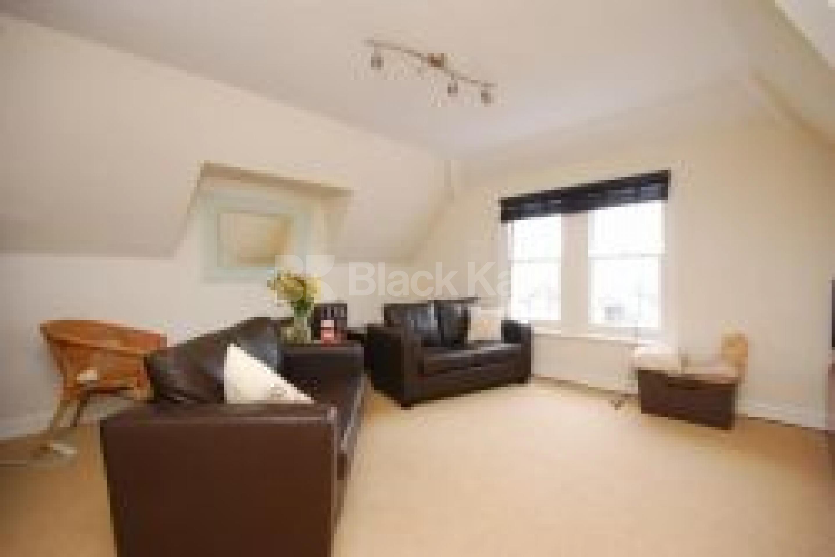 			3 Bedroom, 1 bath, 1 reception Flat			 Ferme Park Road, CROUCH END N8